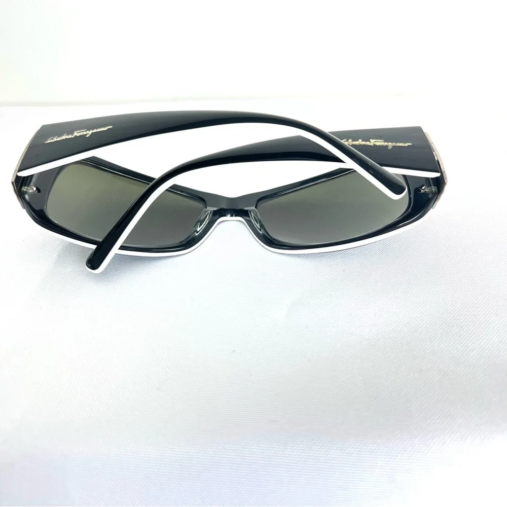 SALVATORE FERRAGAMO 2085-437/71 Black Lens Black White Frame Full Rim Sunglasses